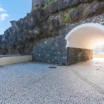 Estetania By Ah * Santa Cruz (Madeira)