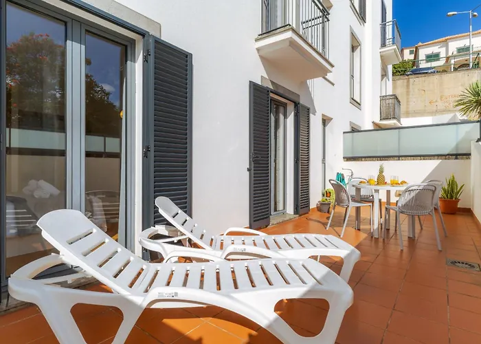 アパート Estetania By Ah *